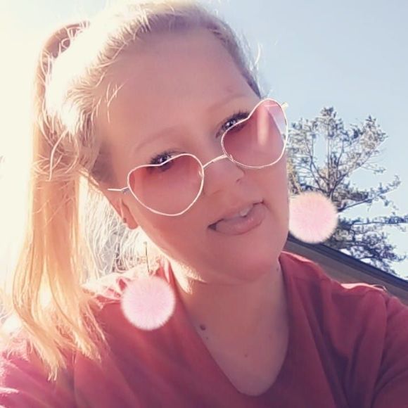 Meet your Posher, Elizabeth - Picture 1 of 1